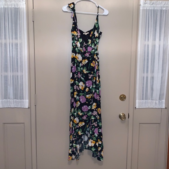 Le Lis Dresses & Skirts - Le Lis Floral Wrap Around Dress